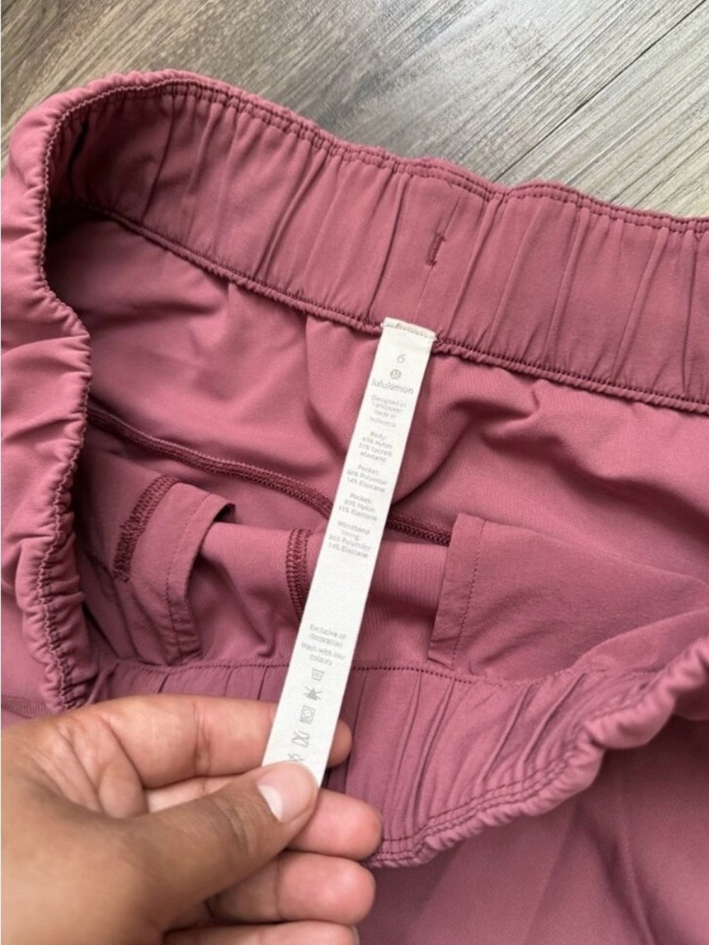 Lululemon Women's On The Fly Drawstring Blush Pink Shorts Size 6 Athlesuire - Picture 4 of 6